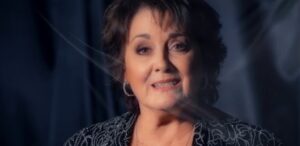 Rina Hugo: Biography, Age, Husband, Children, Award, Family